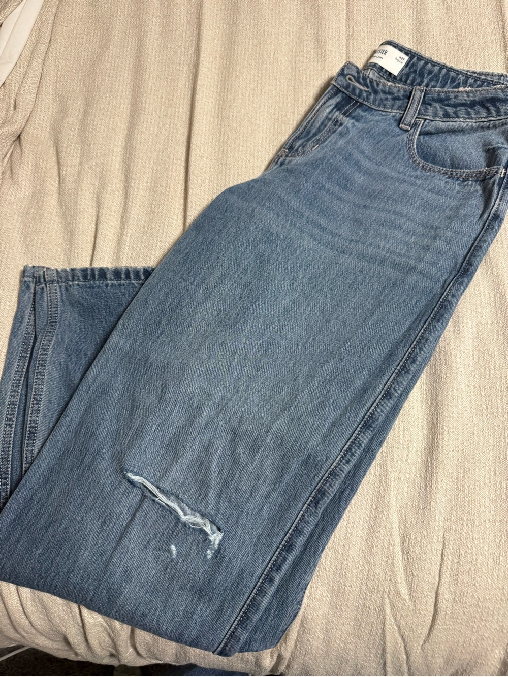 Hollister Low rise Loose Jean - Picture 2 of 3